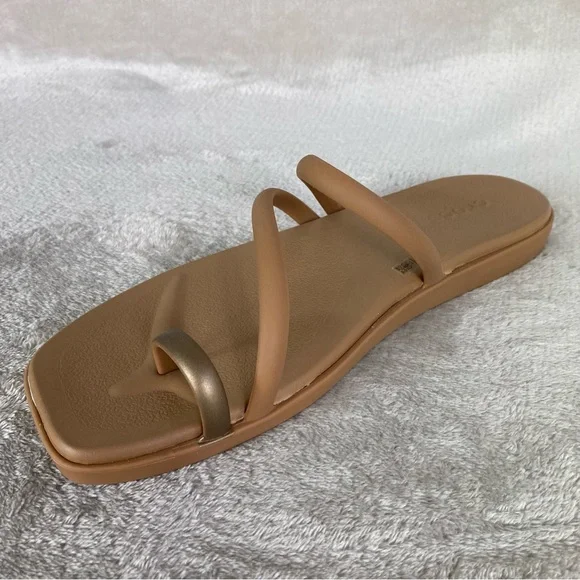 Crocs Miami Metallic Toe Loop Sandals Womens Size 10 Beige Strappy NEW - Picture 4 of 10
